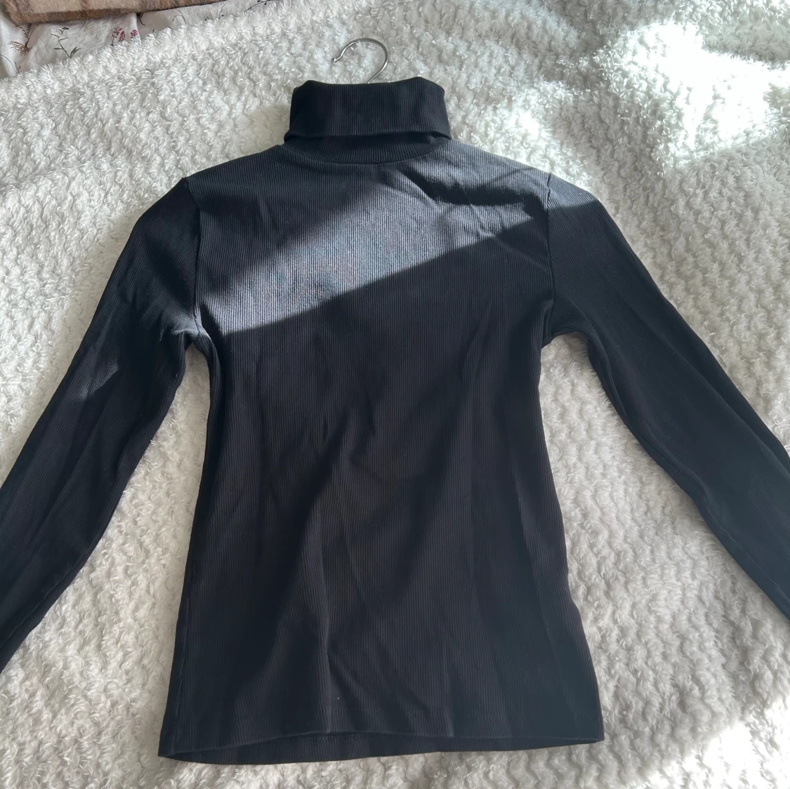 Ribbad turtleneck från Bik Bok - 90