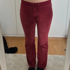 Lågmidjade mjukisbyxor - Lågmidjade mjukisbyxor från hollister i bra skick 