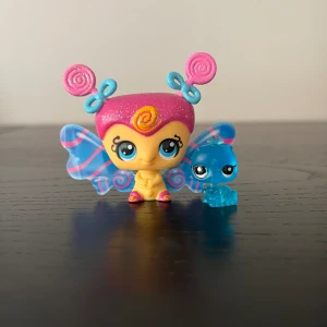 LPS #3045 - Säljer nu av mina LPS då dem legat nerpackade i flera år och knappt är använda så dem är i väldigt bra skick💕 Vid köp av fler så kontakta gärna mig privat så kan vi komma överens om ett paketpris💕 Vill ni ha fler bilder så är de bara att höra er💕 