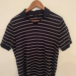 Massimo Dutti pike  - Large men liten i storleken, mer som en medium  Knappt använd  Nypris 1100