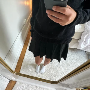 Svart kjolen  - Svart kjol