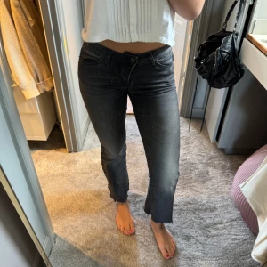 Croppade Jeans - Jeans från Hunkydory. Croppade och utsvängda!