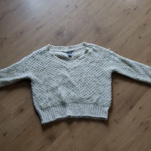 Stickad tröja  - Bra skick  