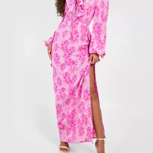 Sommarklänning - Superfin långklänning, passande till tex midsommar. 🌸