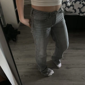 Jeans  - Säljer mina gråa lager 157 jeans (icon) pga att jag inte använder dem längre💞