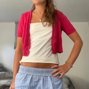 rosa bolero  - super cool rosa/röd bolero!! jätte bra skick❤️