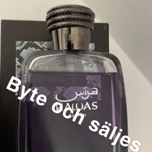 Rasasi hawas - Riktigt god sommarparfym med bra prestanda och varar länge! 95 ml av 100 kvar, Kan byta och sälja! Vid minsta lilla fråga skriv till mig!
