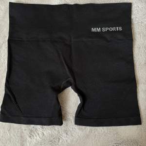 Jättesnygga Mm sports short som inte kommer till användning längre, inga defekter 