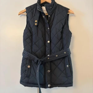 Märkes väst  - Fint sick 