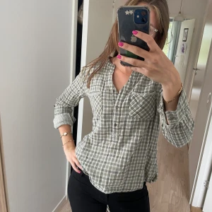 Skjorta - Så mysig rutig skjorta! Storlek S