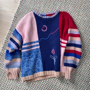 Stickad tröja - Unik stickad tröja! Passar storlek S