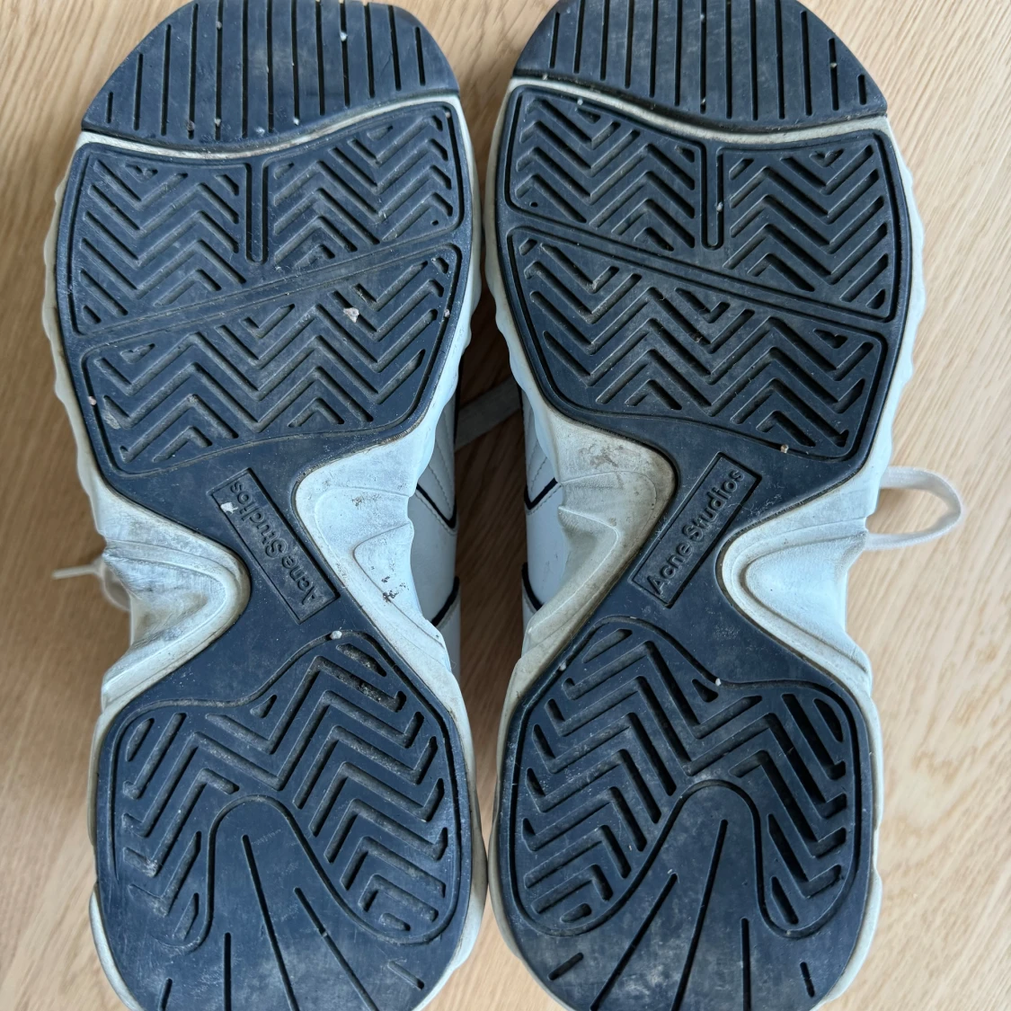 Acne Studios Manhattan Sneakers (Storlek 39) - 91