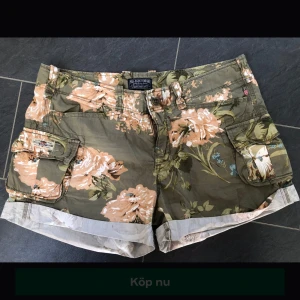 Shorts Polo Ralph Lauren  oanvända  - Storlek 29  88 cm i midjan 