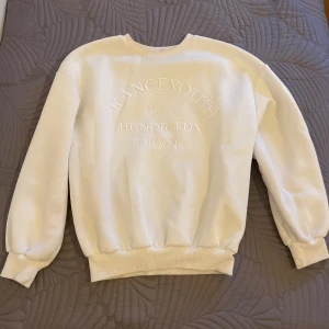 Sweater med skrift - Fin och härlig sweater med skrift