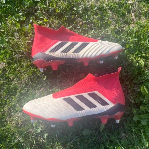 Fotbollskor - Adidas predator 18.1 cold bloded. Gott skick storlek 42