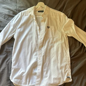 Fred Perry Skjorta  - Knappt använd Fred Perry Skjorta Nypris ca 1400kr Storlek M