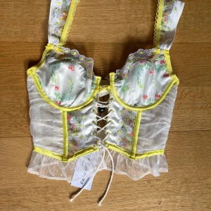 For Love and Lemons korsett/bustier - Aldrig använd med prislappen kvar Limited edition
