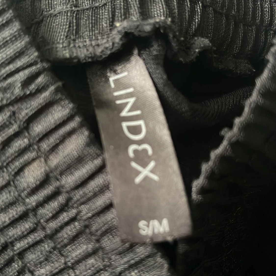 Svart gullig kjol!🖤 - 90