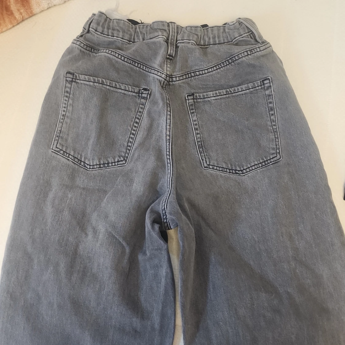 Hög midja grå baggy jeans - 90
