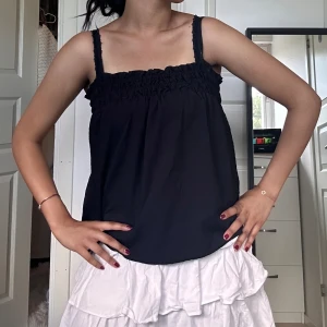 svart linne - ⚡️💘🥂😭💕💓👐🏼