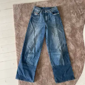 Vida högmidjade jeans från diesel, knappt använda 🙌 Storlek 25-32 ❤️