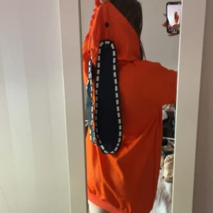 Runa cosplay hoodie - Använd några få gånger bara, vill bara bli av med den då den tar upp så mycket plats så priset kan diskuteras!