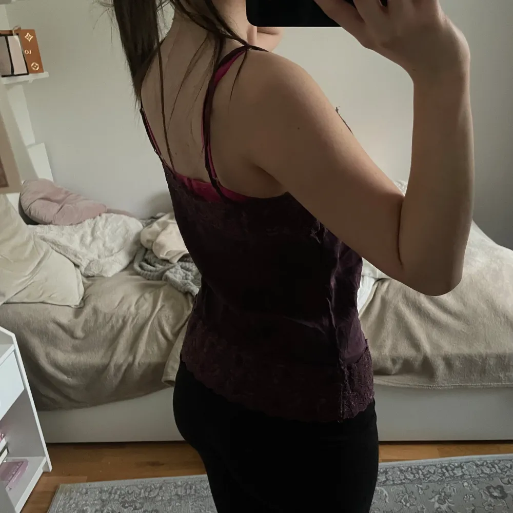 Super gulligt linne köpt vintage från h&m . Yläosat.