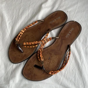 Flipflops  - Jätte snygga flipflops med pärl detaljer från Mira&Bella🥰 Storlek 41
