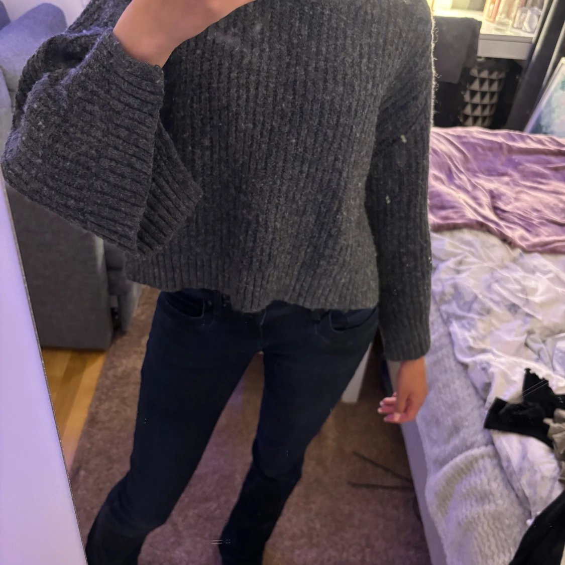 Grå stickad tröja