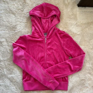 Juicy couture överdel  - Säljer denna snygga överdel, älskar färgen!😍