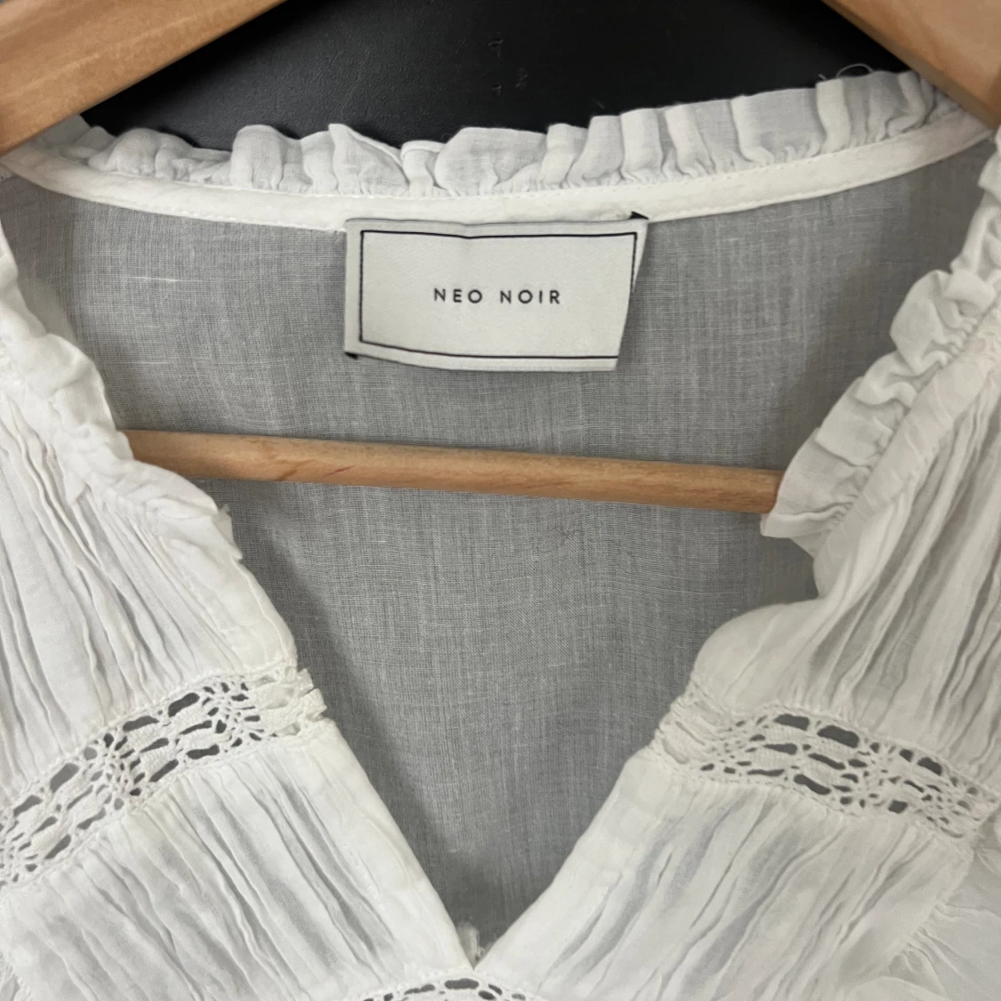 Neo noir blus  - 90