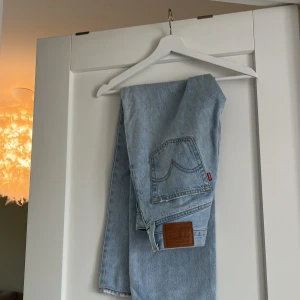 Levis jeans  - Säljer mina snygga Levis Jens för 350kr ( mycket bra skick)