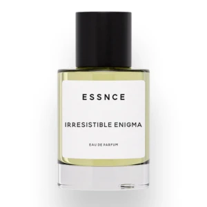 Essnce irresistible enigma - Endast test sprutat så helt ny och full!! Inspirerad av Prada paradox. 💗50ml