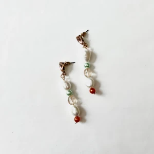 Handgjorda örhängen  - @bladhsmycken på Instagram 