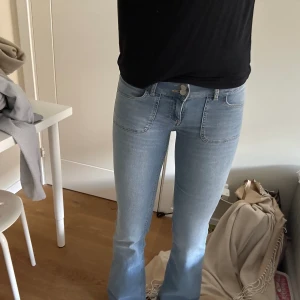 Nelly jeans - Säljer dessa snygga jeans från Nelly! Använda fåtal gånger! Köpt för 700 säljer för 400