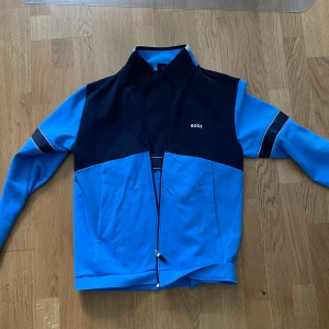 Hugo boss tröja - Storlek M, i bra skick