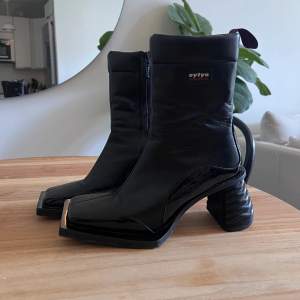 EYTYS Gaia Boots Storlek 37. Använda enstaka gånger, finns inga tecken på användning.  Nypris 4000kr. 