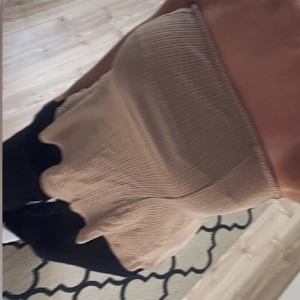 Topp - Beige topp från bikbok i storlek s🥂🤍