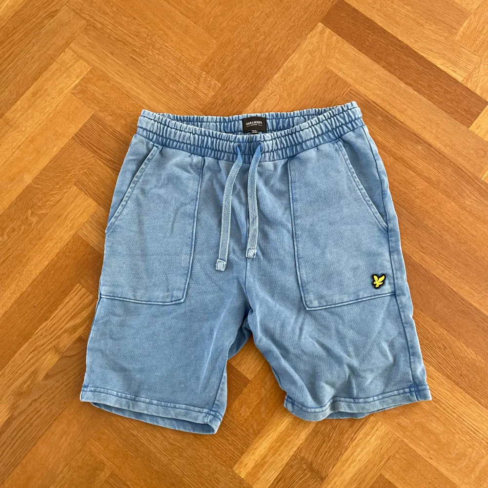 Lyle&scott shorts | Super skick 9/10 | Storlek: 14/15 years | Nypris: 400kr | Fraktar spårbart med Instabox eller PostNord | Hör av er vid funderingar | A&W fashion . Shorts.