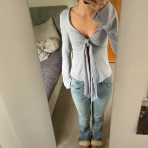 Ljusblå knyt tröja från Gina Tricot.  - Aldrig använd.Stl xxs man passar även xs/s. Knyttopp. Knyttröja. Gina Tricot.