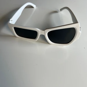 Galna glasögon  -  Fint skick