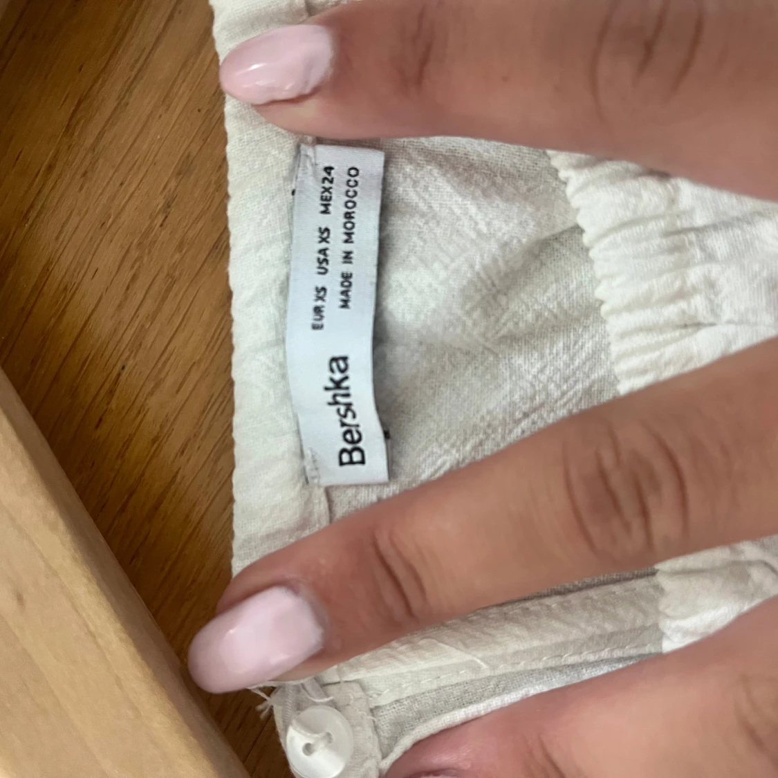 klänning med cutouts i midjan  - 90