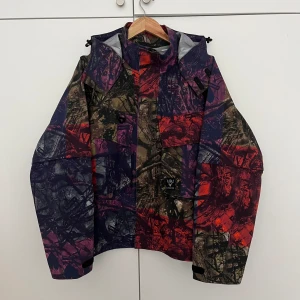 Supreme South2 West8 Jacket - Köp den om du vill den är fin 💯