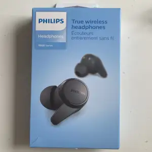 Philips headphones. Earbuds. Helt oanvända. 