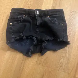 Super fina lågmidjade shorts från hm❣️