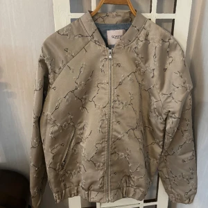 Ny Soaked in luxury vår jacka med broderier - Storlek XS/S