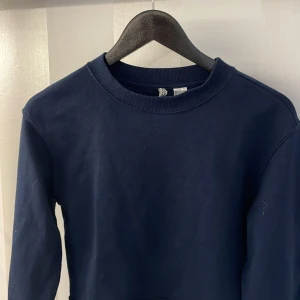Sweatshirt  - Oanvänd och ny🤍