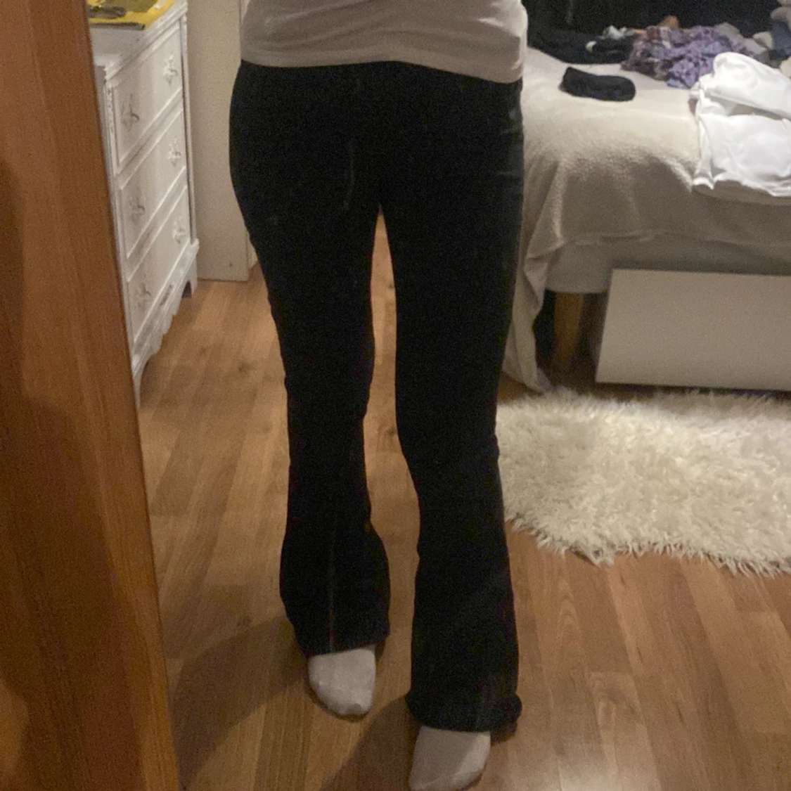 bootcut jeans från Ginatricot - 1