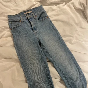 Mile high super skinny levis jeans - Något använda, säljer pga dom är för små nu