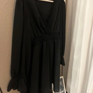 Klänning  - Klänning från shein, använd 2 ggr, suuuuperfin passar xs/s lite mindre m 